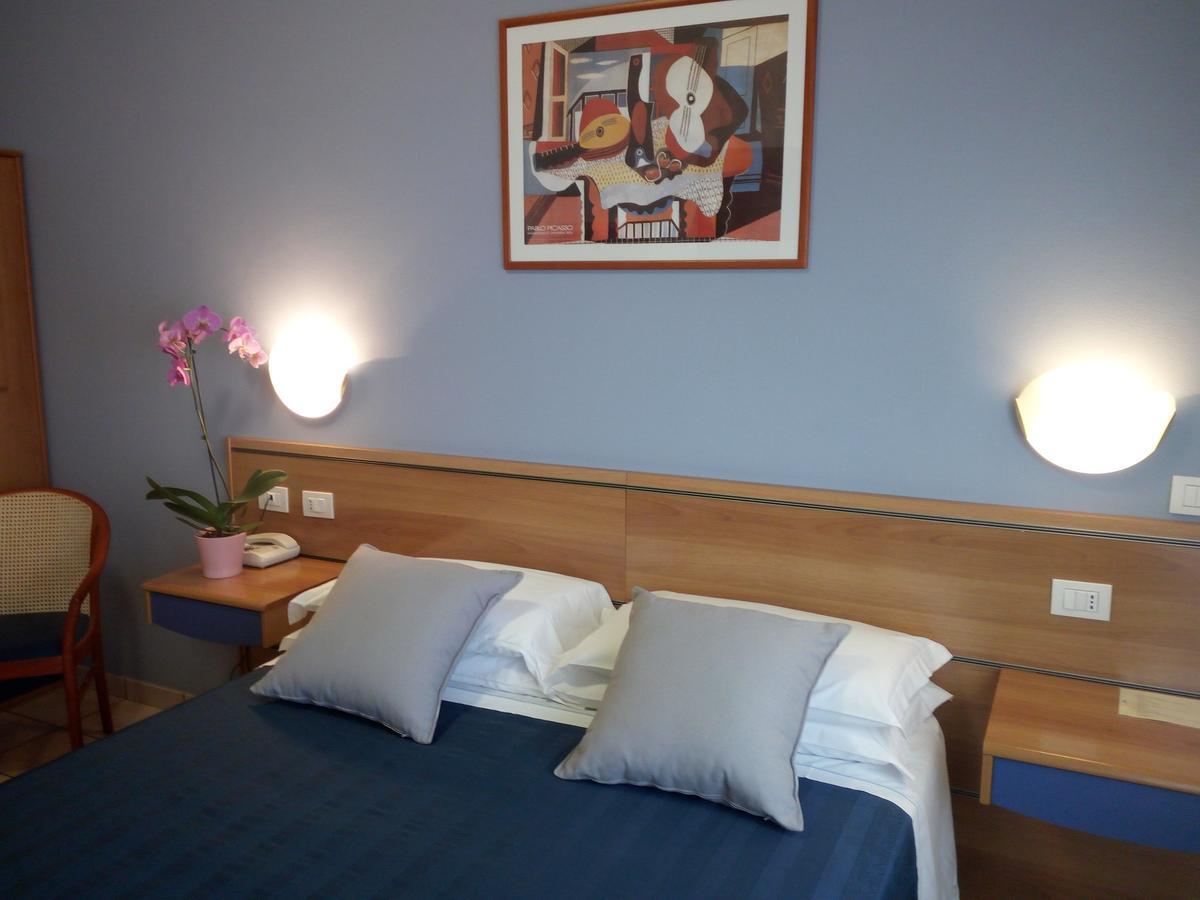 Hotel San Lorenzo Pegognaga Zimmer foto